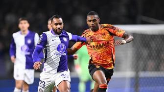 2026年02月22日 法甲-穆涅西破门维尼奥洛绝平 图卢兹1-1巴黎FC终结两连败